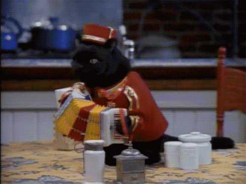 中前场联动压迫制造三角围抢