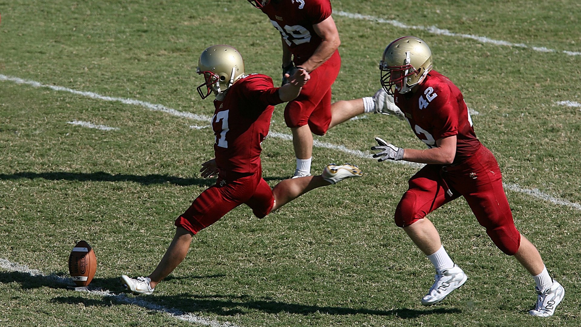 爱游戏平台-攀岩运动项目受青少年喜爱，攀岩运动项目受青少年喜爱吗
